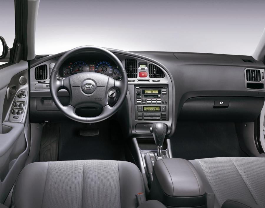 Hyundai Elantra XD 2008 года  (фото 12 из 14)